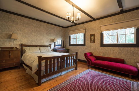 Walhalla Coach House - Tourism Cairns 1