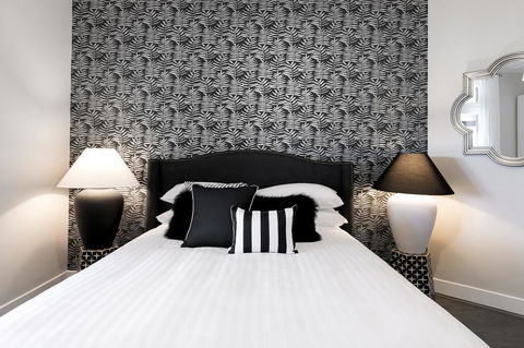 Walk Everywhere In The City From A Historic Home - Tourism Cairns 0