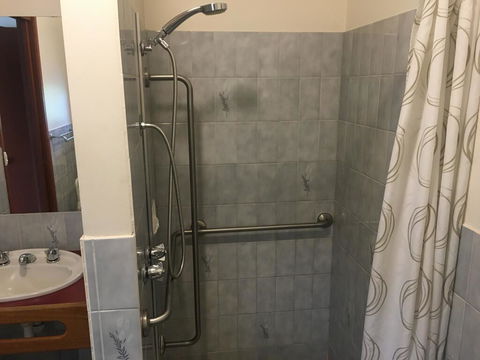 Warragul Views Motor Inn - Tourism Cairns 1