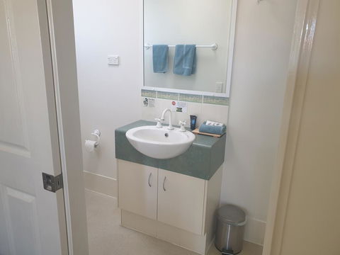 Warrego Motel - Tourism Cairns 3