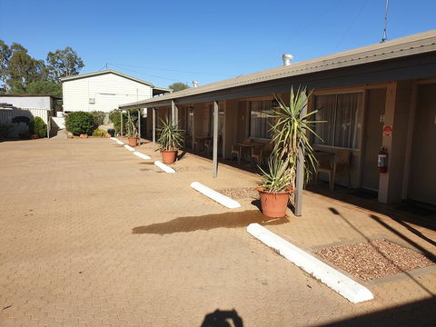 Warrego Motel - Tourism Cairns 1