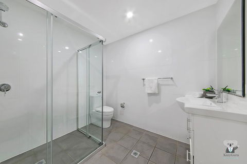 WARRICK FRAM 3 BEDS APT FREE PARKING WALK TO WESTFIELD CLOSE TO HOSPITAL NWF003 - Tourism Cairns 3