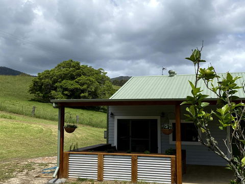 Waterfall Unit Farm Stay - Tourism Cairns 1