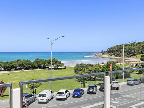 WATERFRONT SEVEN - In The Heart Of Lorne - Tourism Cairns 2