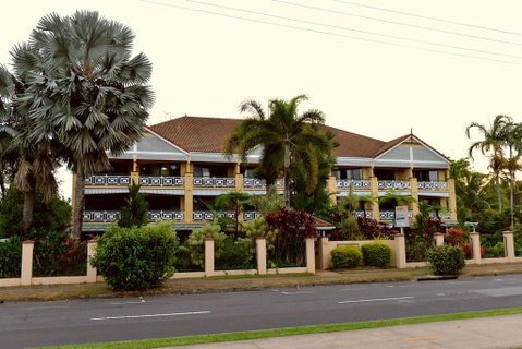 Waterfront Terraces - Tourism Cairns 0