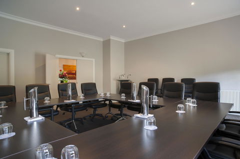 Oscar\'s On The Yarra - Tourism Cairns 16