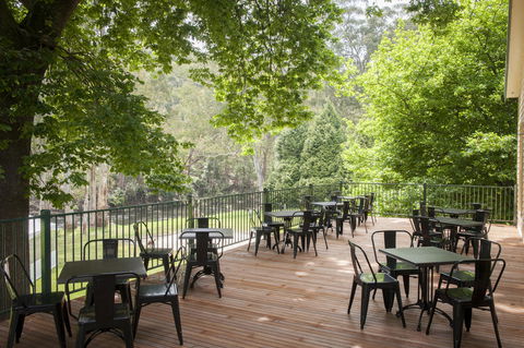 Oscar\'s On The Yarra - Tourism Cairns 7