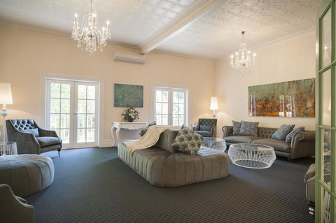 Oscar\'s On The Yarra - Tourism Cairns 4