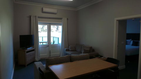 Oscar\'s On The Yarra - Tourism Cairns 21