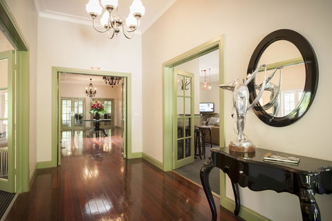 Oscar\'s On The Yarra - Tourism Cairns 8