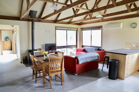 Red Ceder Cottage - Great Ocean Road - Port Campbell - Tourism Cairns 12