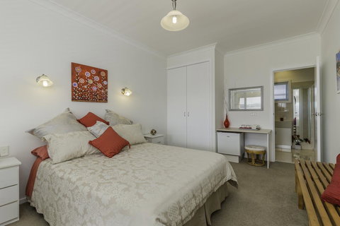 Waybourne- Vineyard And Winery - Tourism Cairns 23