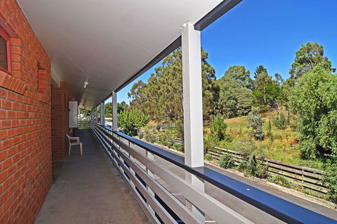 Main Lead Ballarat Motel - Tourism Cairns 6