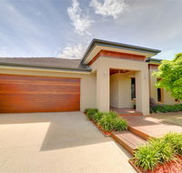 Newington Lakehouse - Tourism Cairns