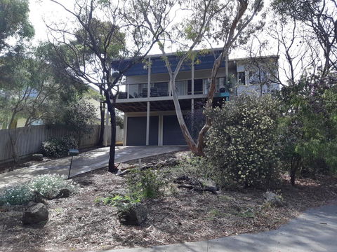 Elevated Holiday House Overlooks Tranquil Wetlands - Tourism Cairns 13