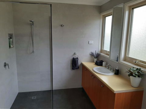 Elevated Holiday House Overlooks Tranquil Wetlands - Tourism Cairns 3