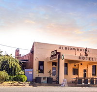 Albion Hotel and Motel Castlemaine - Tourism Cairns