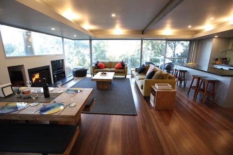 Lorne Luxury - Tourism Cairns 7