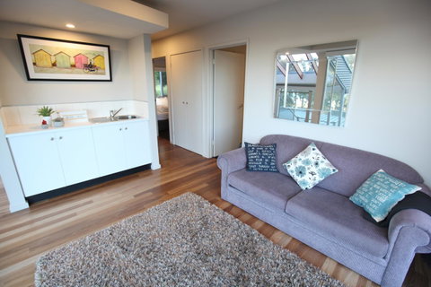 Lorne Luxury - Tourism Cairns 20