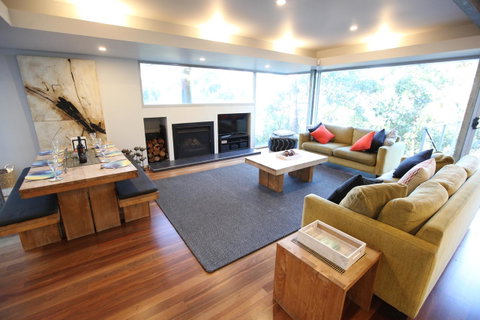 Lorne Luxury - Tourism Cairns 12