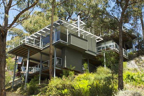 Lorne Luxury - Tourism Cairns 0