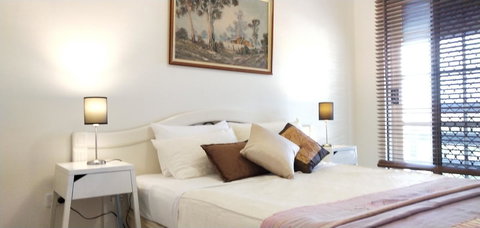 The Gallery Hours - Tourism Cairns 2