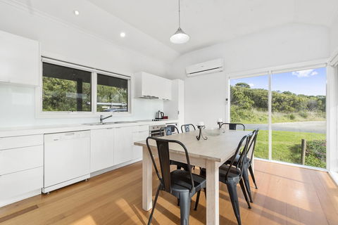 Johanna Seaside Cottages - Tourism Cairns 3