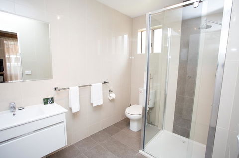 Blue Whale Motor Inn & Apartments - Tourism Cairns 11