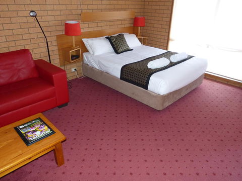 Blue Whale Motor Inn & Apartments - Tourism Cairns 26