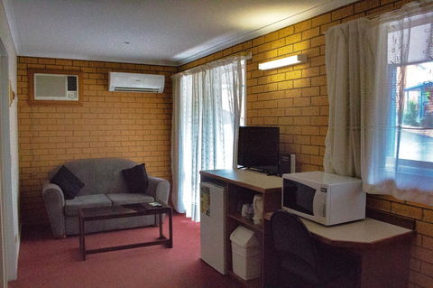 Blue Whale Motor Inn & Apartments - Tourism Cairns 5