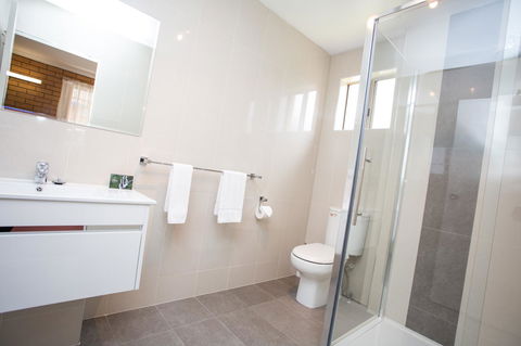 Blue Whale Motor Inn & Apartments - Tourism Cairns 7