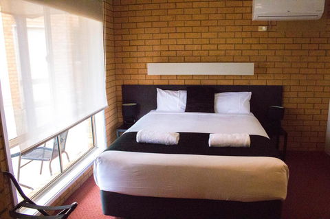 Blue Whale Motor Inn & Apartments - Tourism Cairns 4