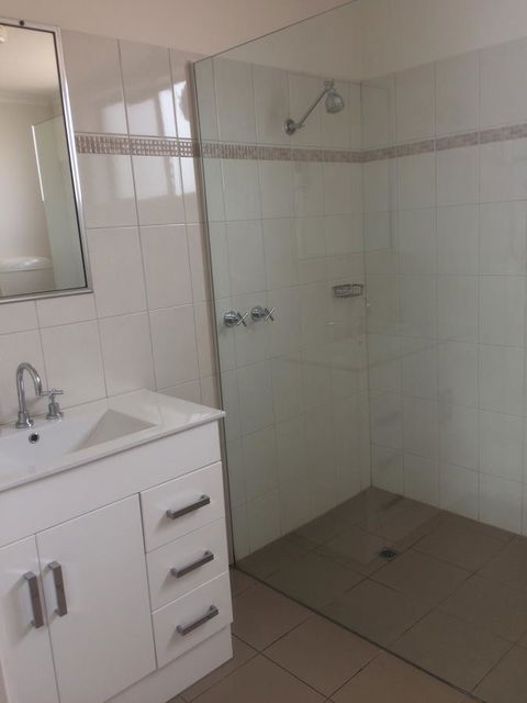 Ambassador Motor Inn - Tourism Cairns 28