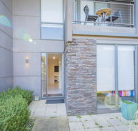 Stylish 3 Bedroom Condo - Tourism Cairns