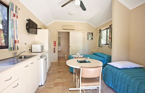 Captain Cook Holiday Village 1770 - Tourism Cairns 13