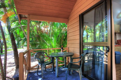 Captain Cook Holiday Village 1770 - Tourism Cairns 2
