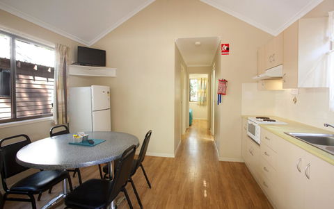 Captain Cook Holiday Village 1770 - Tourism Cairns 15