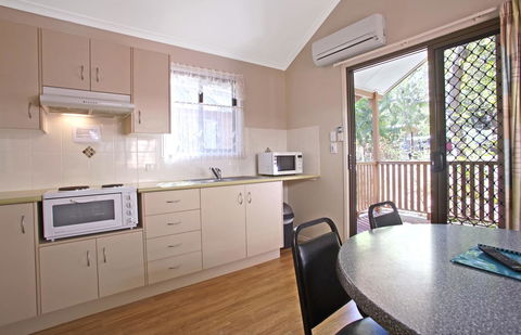 Captain Cook Holiday Village 1770 - Tourism Cairns 17