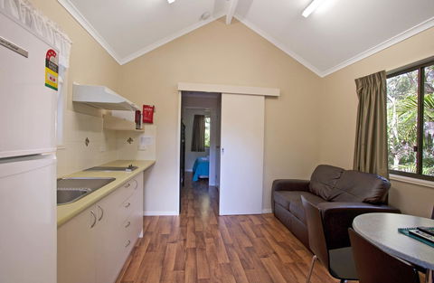 Captain Cook Holiday Village 1770 - Tourism Cairns 20