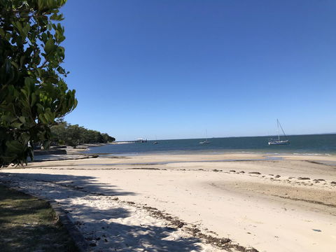 Bribie Island Hotel - Tourism Cairns 9