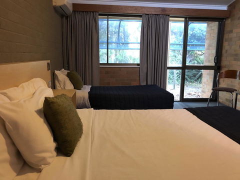 Bribie Island Hotel - Tourism Cairns 19