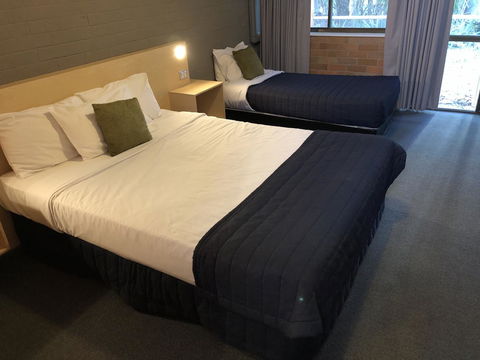 Bribie Island Hotel - Tourism Cairns 1