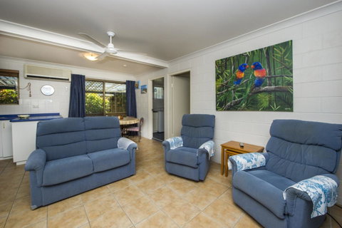 Magnetic North Apartment 1 - Tourism Cairns 4