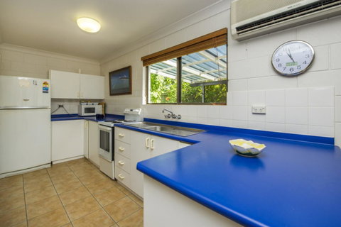 Magnetic North Apartment 1 - Tourism Cairns 6