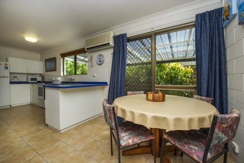 Magnetic North Apartment 1 - Tourism Cairns 5