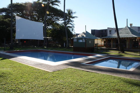 Nomads Airlie Beach - Tourism Cairns 21