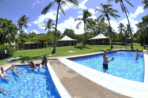 Nomads Airlie Beach - Tourism Cairns 26