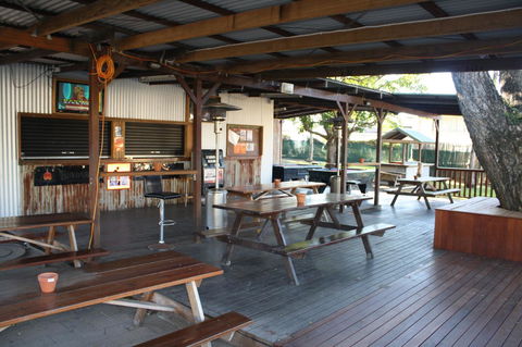 Nomads Airlie Beach - Tourism Cairns 2