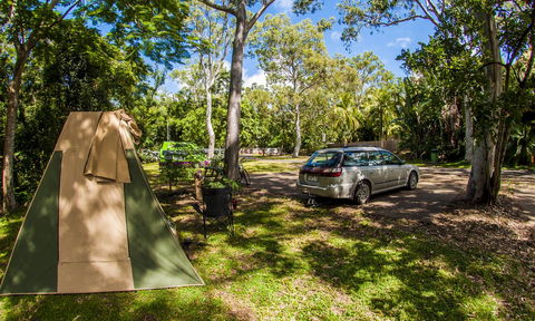 Nomads Airlie Beach - Tourism Cairns 40