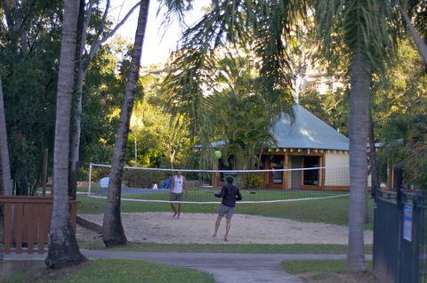 Nomads Airlie Beach - Tourism Cairns 8